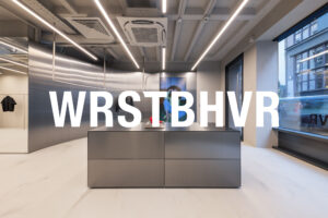 Schrift WRST BHVR Store London WEB-18 Kopie